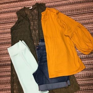 SOLD DECLUTTERING SALE: 4pc BUNDLE